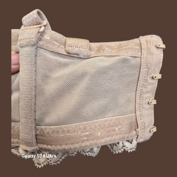 Torrid Beige Lightly Lined Multiway Strapless Bra Size 42C Staps Included EUC - Picture 13 of 16